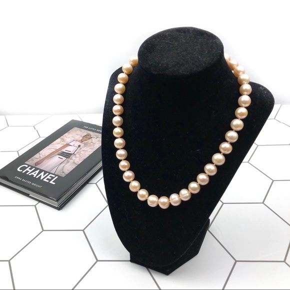 Jewelry - Fresh Water Round Pearl Magnetic Clasp Necklace.